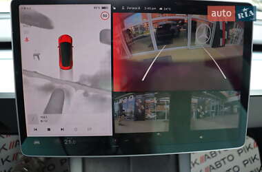 Седан Tesla Model 3 2022 в 
