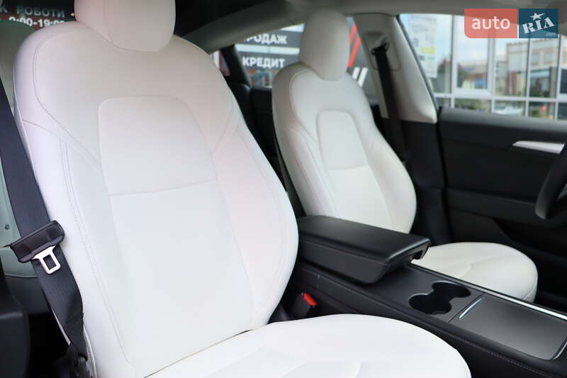 Седан Tesla Model 3 2022 в Львове фото 32 Седан Tesla Model 3 2022 в Львове