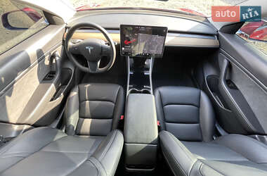 Седан Tesla Model 3 2020 в 