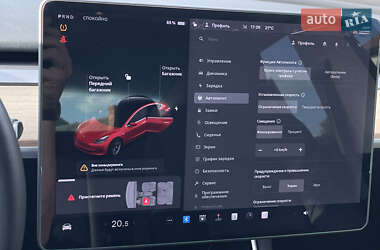 Седан Tesla Model 3 2020 в 