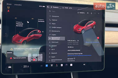 Седан Tesla Model 3 2020 в 