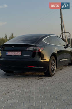 Седан Tesla Model 3 2020 в 