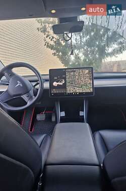 Седан Tesla Model 3 2020 в 