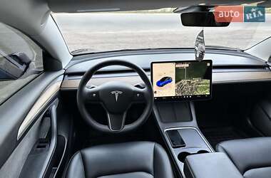 Седан Tesla Model 3 2022 в 