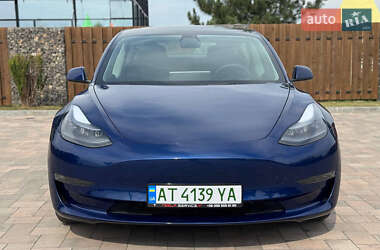 Седан Tesla Model 3 2021 в 