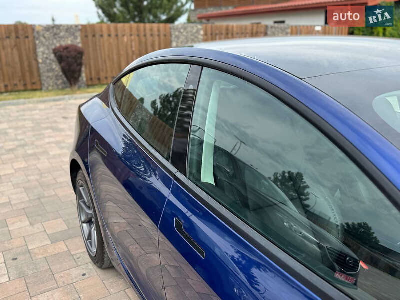 Седан Tesla Model 3 2021 в Івано-Франківську