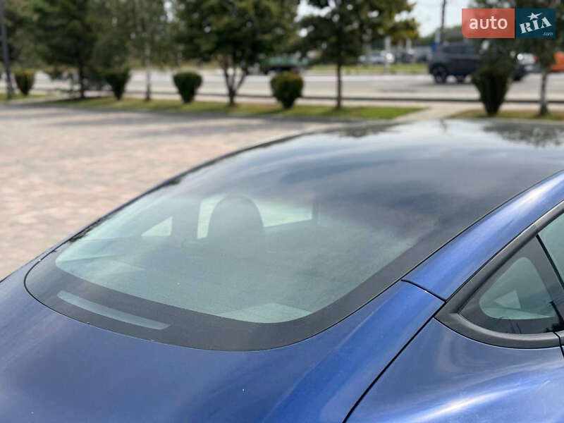 Седан Tesla Model 3 2021 в Івано-Франківську