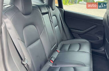 Седан Tesla Model 3 2021 в 