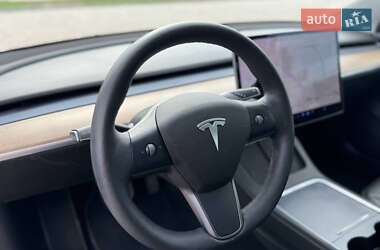 Седан Tesla Model 3 2021 в 