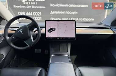 Седан Tesla Model 3 2021 в 