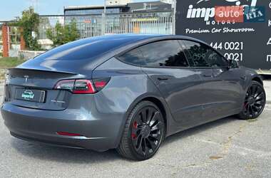 Седан Tesla Model 3 2021 в 