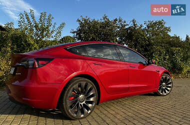 Седан Tesla Model 3 2022 в 