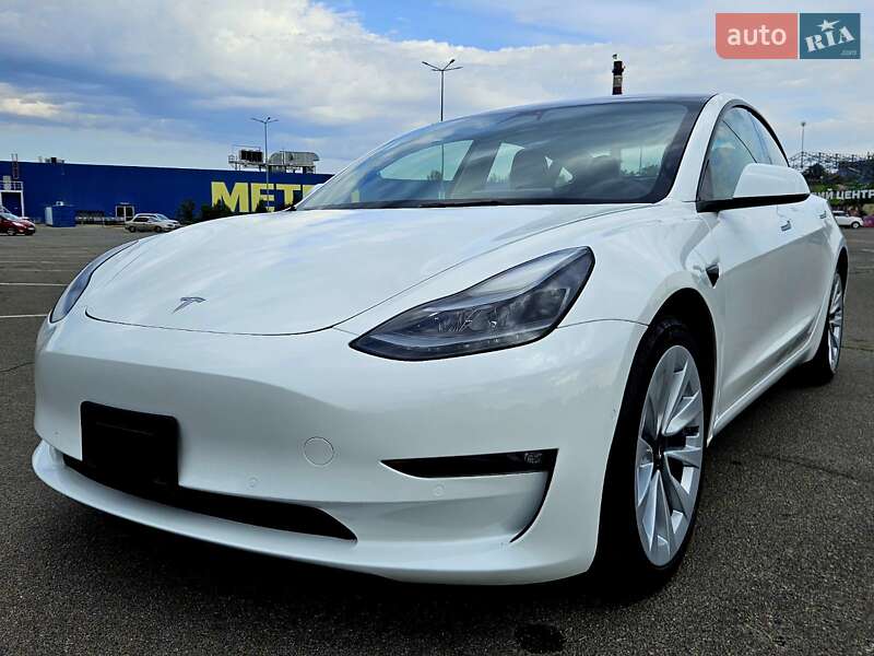 Tesla Model 3 2022