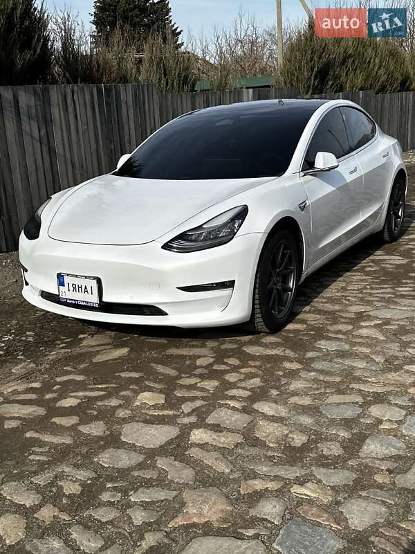 Седан Tesla Model 3 2020 в Харькове