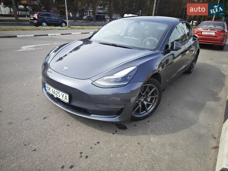 Tesla Model 3 2021