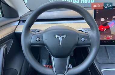 Седан Tesla Model 3 2022 в 