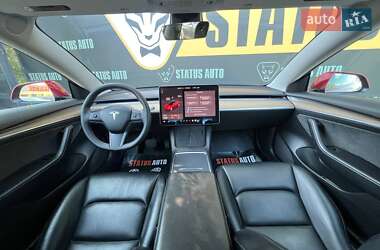 Седан Tesla Model 3 2022 в 