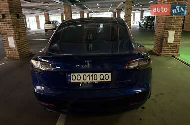 Седан Tesla Model 3 2022 в 
