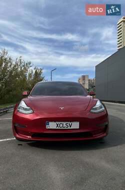 Седан Tesla Model 3 2019 в 