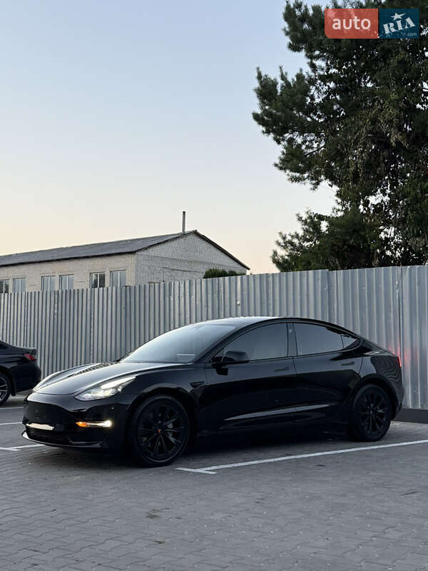 Седан Tesla Model 3 2021 в Луцке