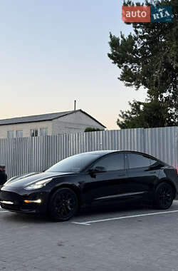 Седан Tesla Model 3 2021 в 