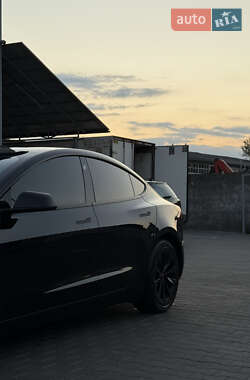Седан Tesla Model 3 2021 в 