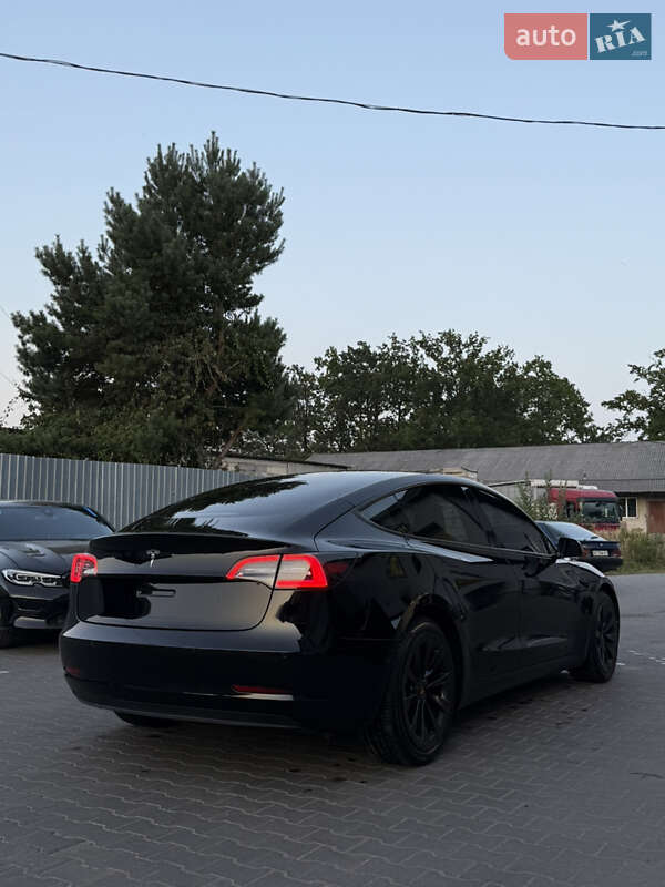 Седан Tesla Model 3 2021 в Луцке