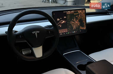 Седан Tesla Model 3 2021 в 
