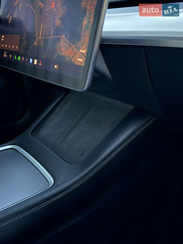 Седан Tesla Model 3 2021 в Луцке