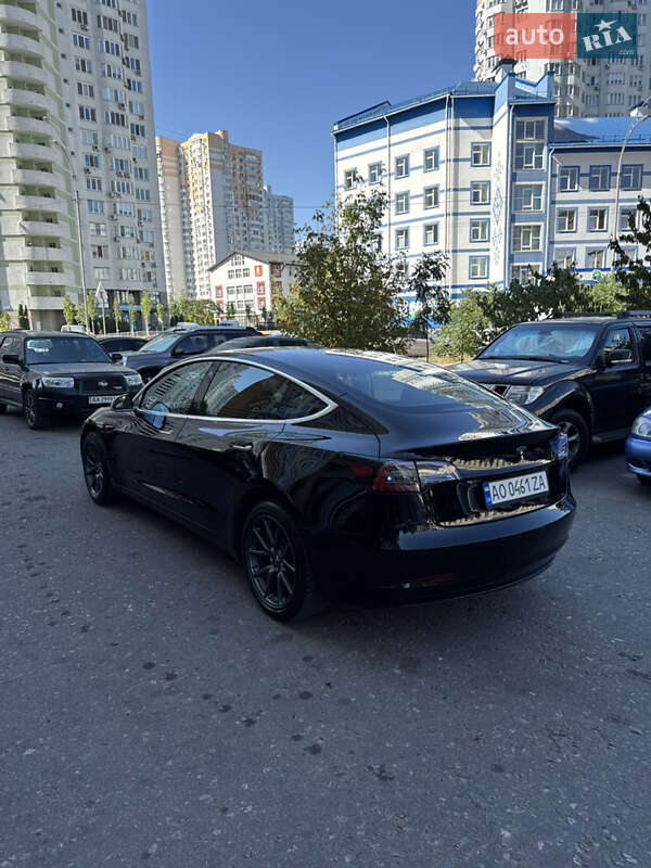 Седан Tesla Model 3 2019 в Киеве