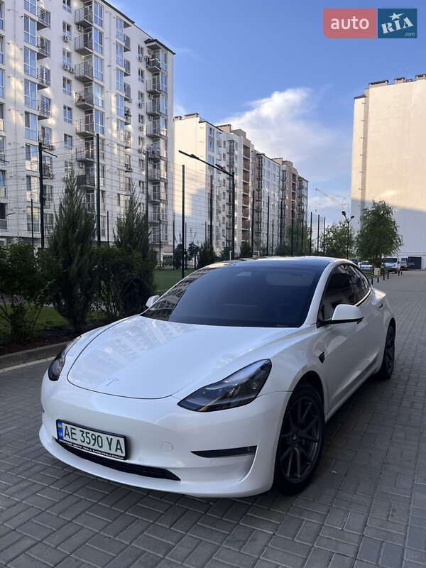 Tesla Model 3 2021
