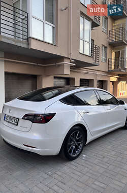 Седан Tesla Model 3 2021 в 