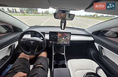Седан Tesla Model 3 2019 в 