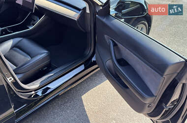 Седан Tesla Model 3 2018 в 