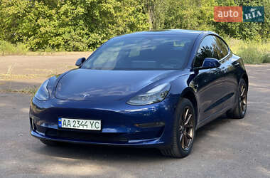 Седан Tesla Model 3 2021 в Киеве