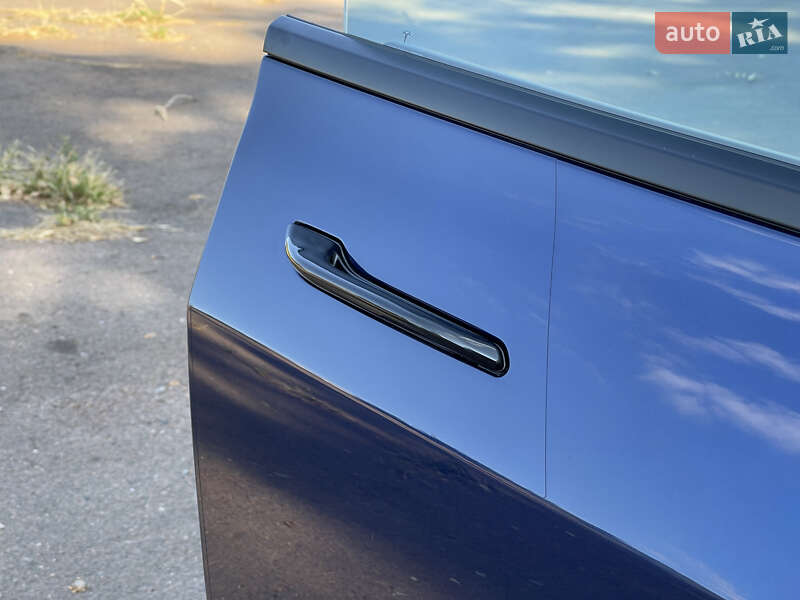 Седан Tesla Model 3 2021 в Києві