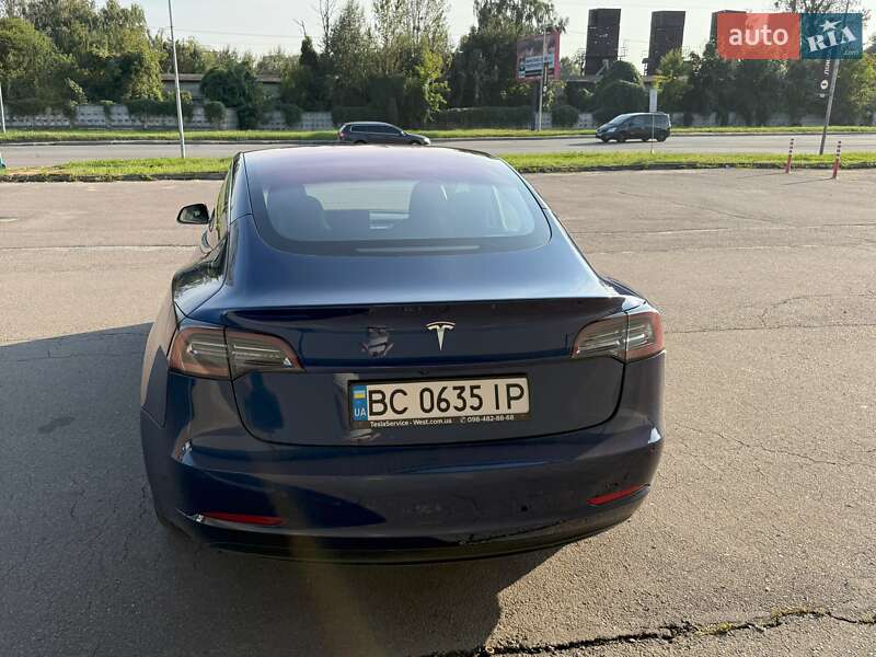 Седан Tesla Model 3 2018 в Львові