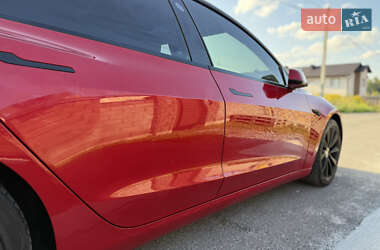 Седан Tesla Model 3 2022 в 