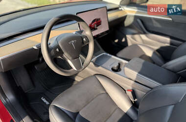 Седан Tesla Model 3 2022 в 
