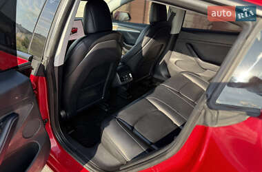 Седан Tesla Model 3 2022 в 