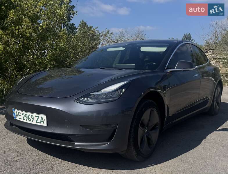 Седан Tesla Model 3 2018 в 