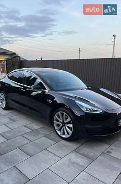 Седан Tesla Model 3 2020 в 