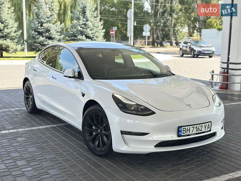 Седан Tesla Model 3 2021 в Одессе
