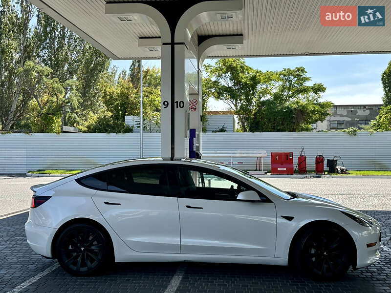 Седан Tesla Model 3 2021 в Одессе