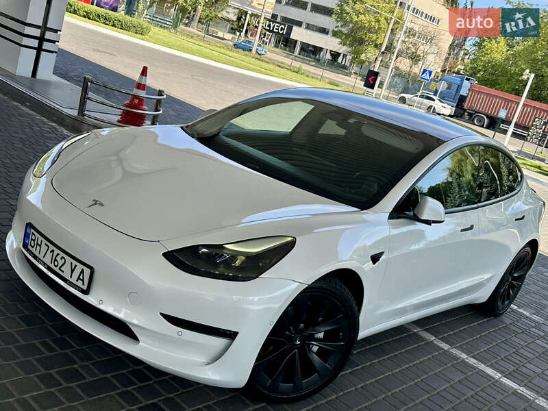 Седан Tesla Model 3 2021 в Одессе