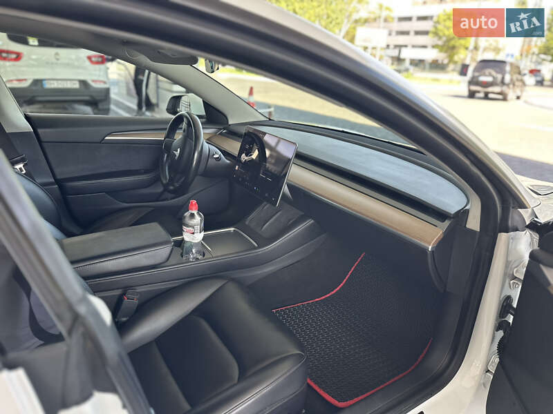 Седан Tesla Model 3 2021 в Одессе