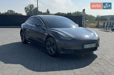 Седан Tesla Model 3 2020 в 