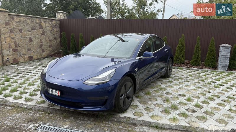 Седан Tesla Model 3 2019 в 