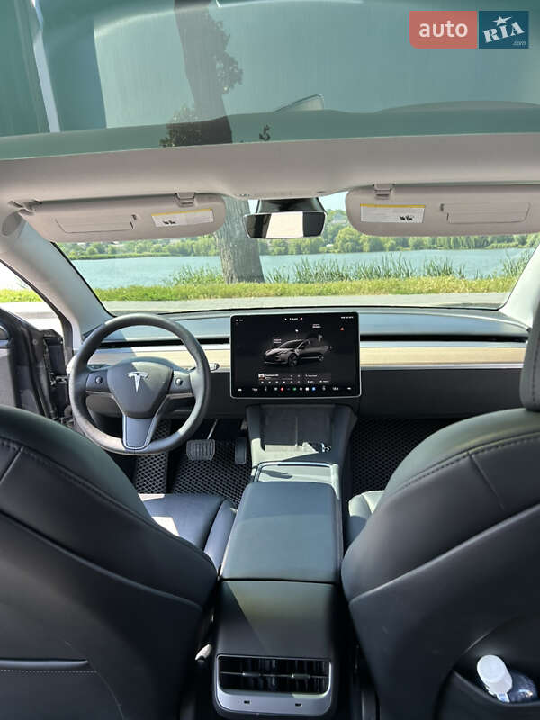 Седан Tesla Model 3 2022 в Киеве