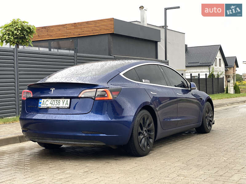 Седан Tesla Model 3 2018 в Луцке